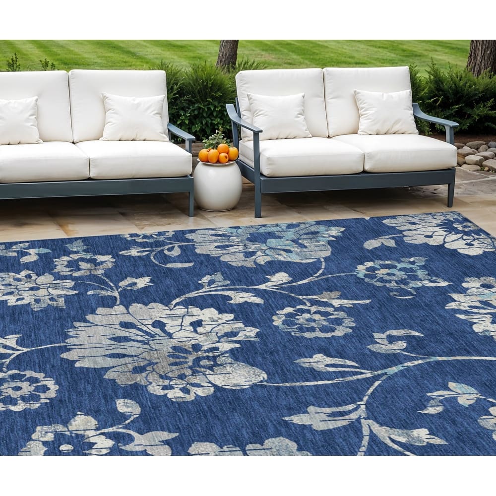HomeRoots Floral Transitional Rectangle Outdoor Rug
