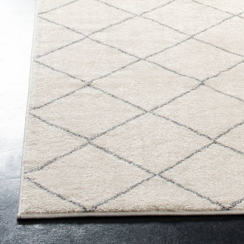 SAFAVIEH Tunisia Ellada Southwestern Rug