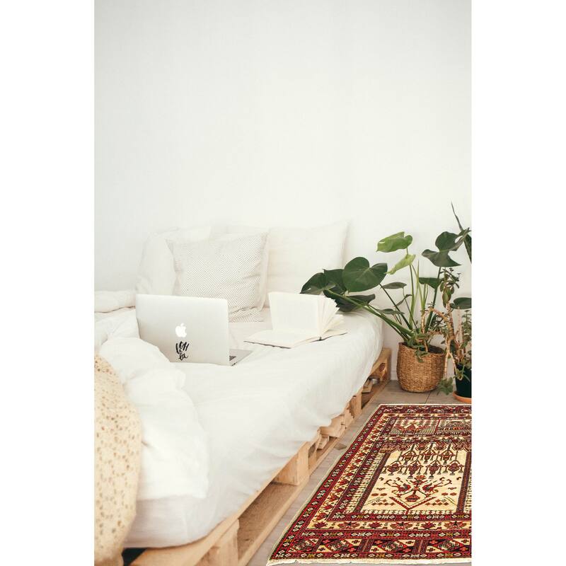 ECARPETGALLERY Hand-knotted Teimani Beige Wool Rug - 2'8 x 4'5