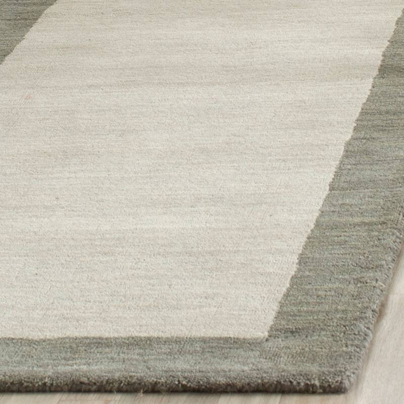 SAFAVIEH Handmade Himalaya Janessa Modern Wool Rug
