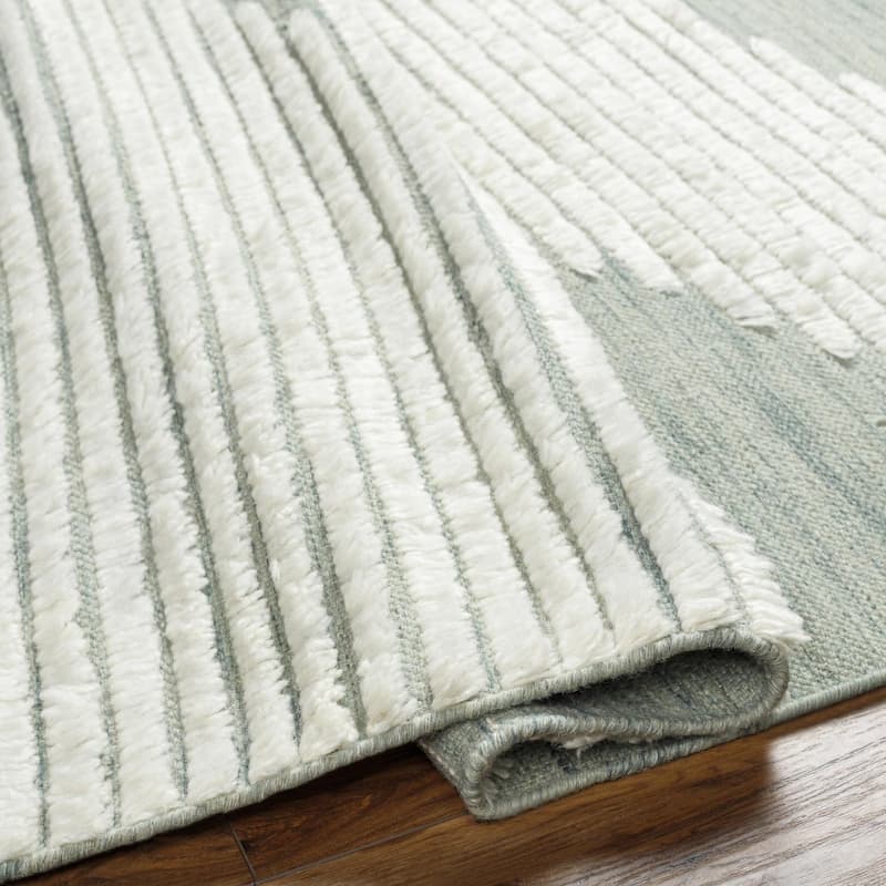 Livabliss Casual Apache Graphic Area Rug
