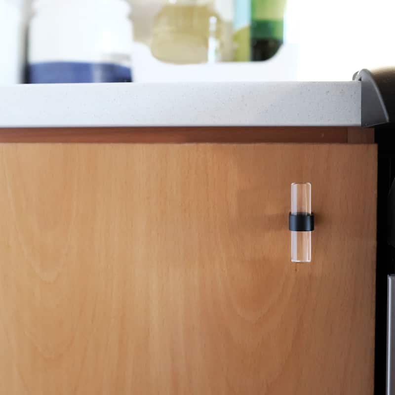 Hapny Home C02-CLR Clarity 2" Wide Solid Metal and Clear Acrylic