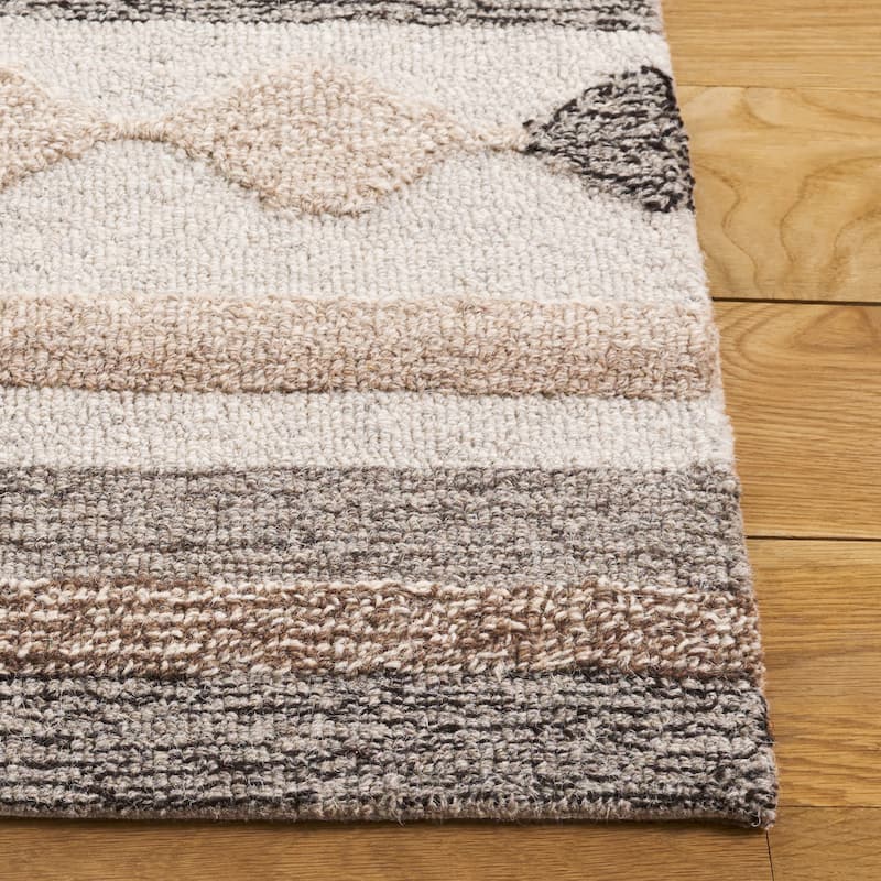 SAFAVIEH Handmade Ebony Syle Boho Tribal Wool Rug