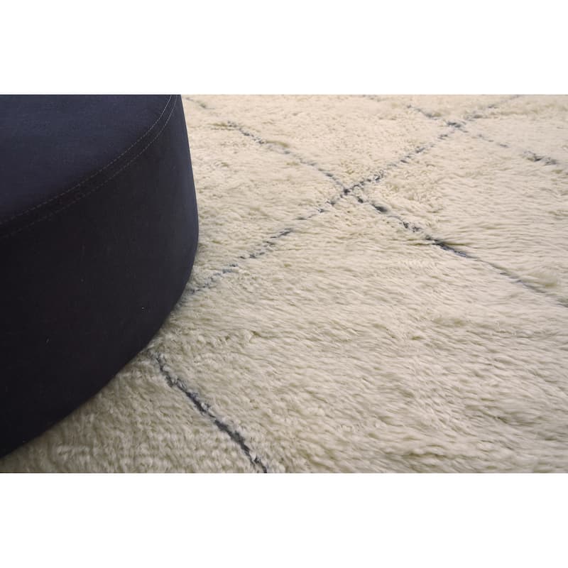 EXQUISITE RUGS Moroccan Hand-knotted New Zealand Wool Ivory/Grey Area Rug.