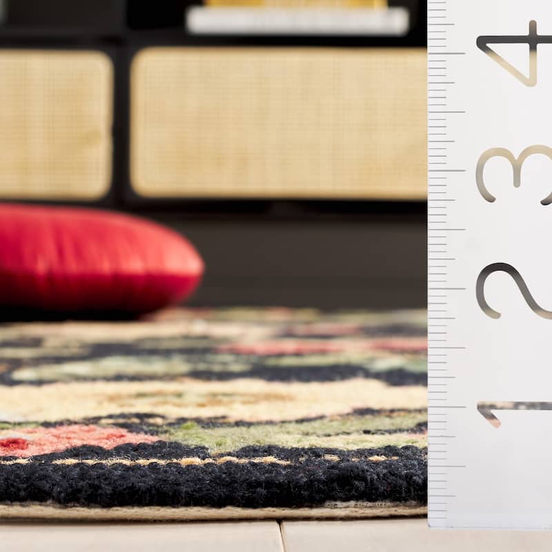 SAFAVIEH Handmade Chelsea Yauhenia French Country Floral Wool Rug