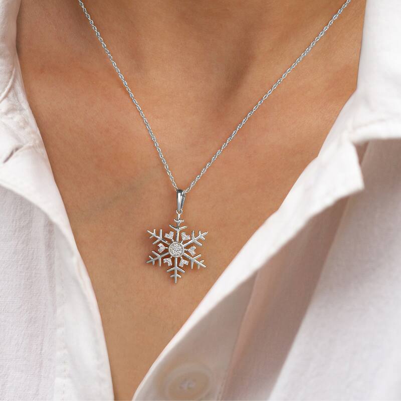 10K Gold 1/10ct TDW Diamond Snowflake Pendant Necklace for Women