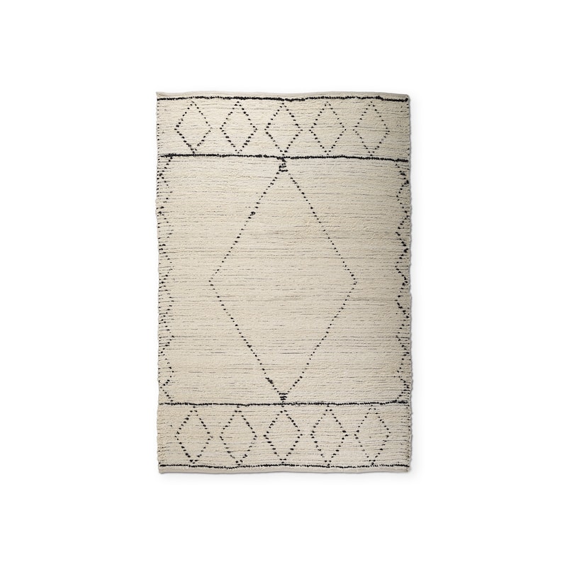 HomeRoots Geometric Modern Rectangle Area Rug - 96 in. x 60 in. x 0.4 in.