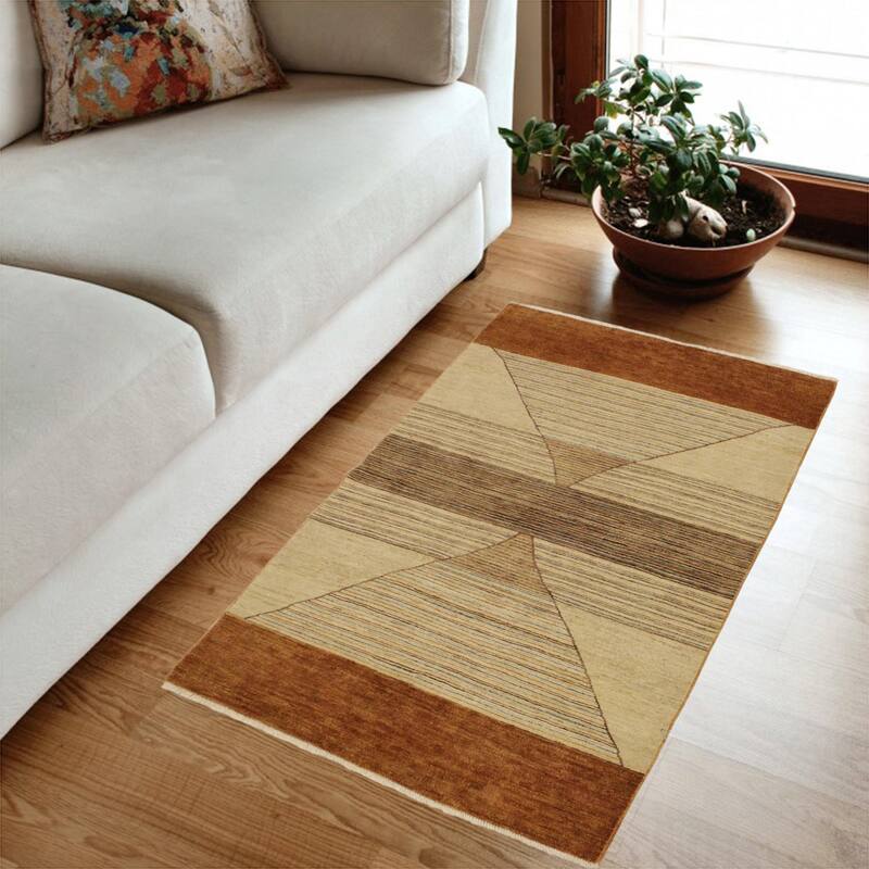 Chic hourglass Echo Gabbeh Hand Knotted Wool Area Rug