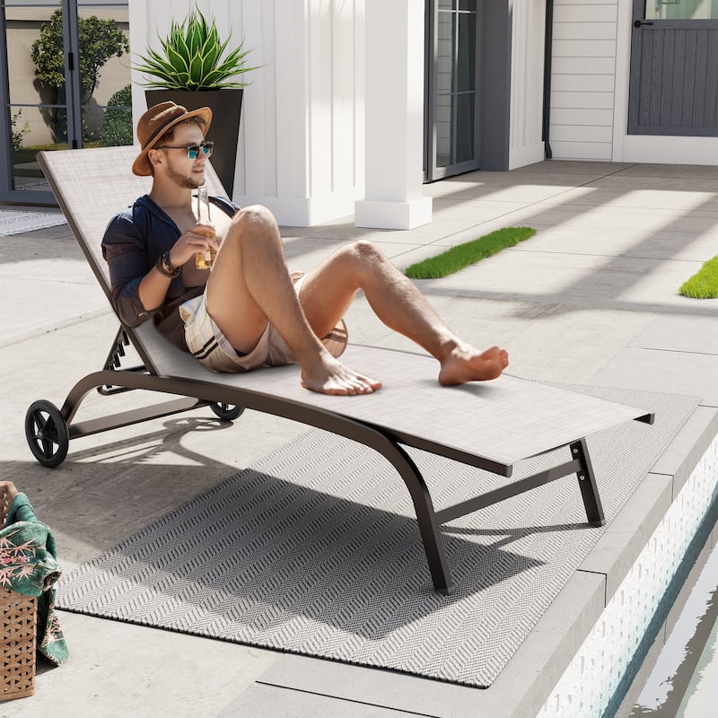 Outdoor Chaise Lounge Chair Pool Lounger with Adjustable Back and Wheels