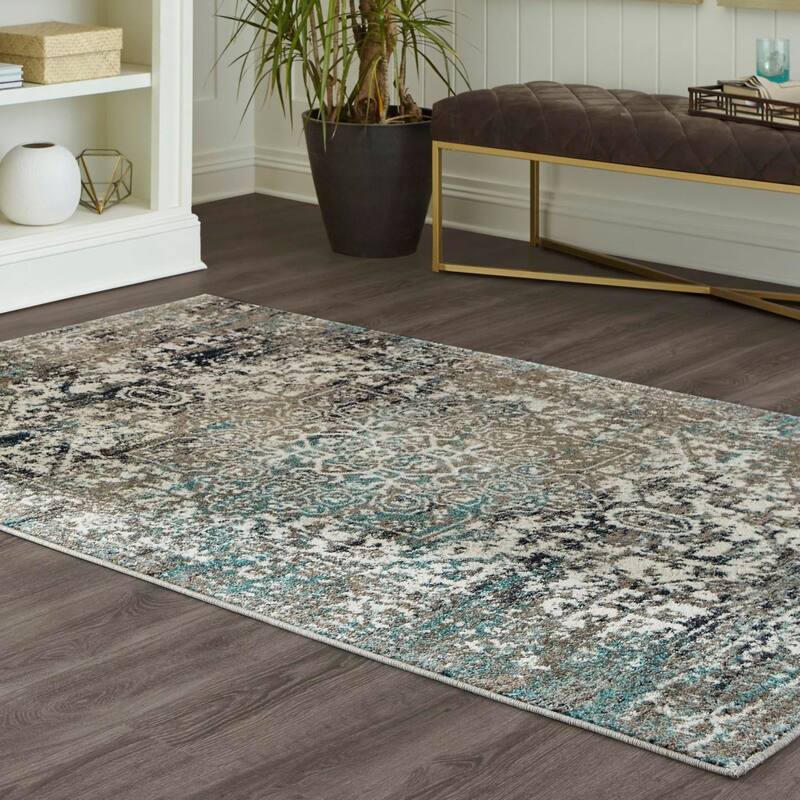 Traditional Brenda Collection Area Rug