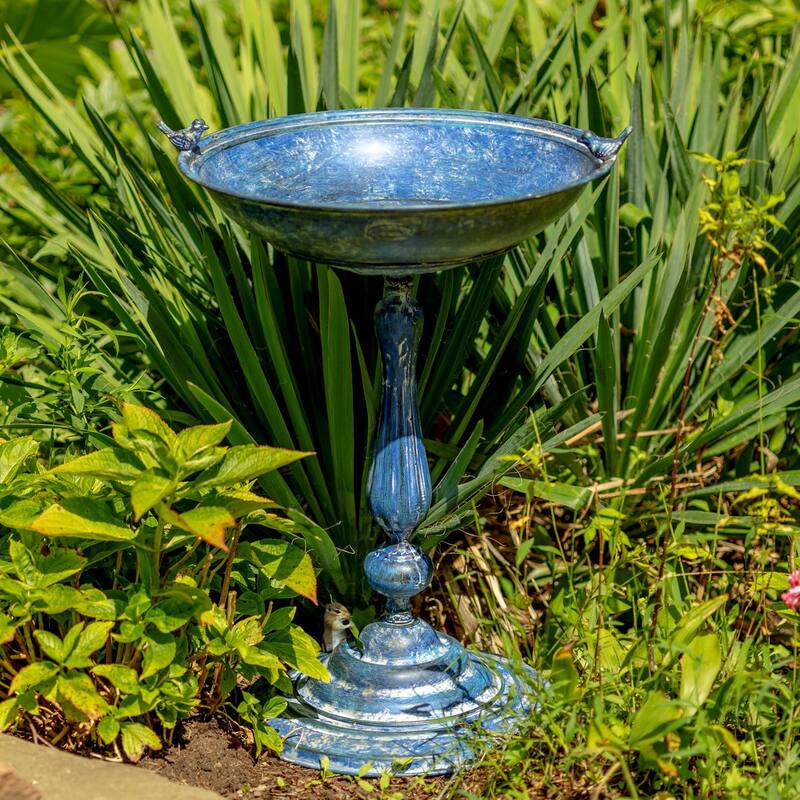Round Pedestal Birdbath with Bird Details