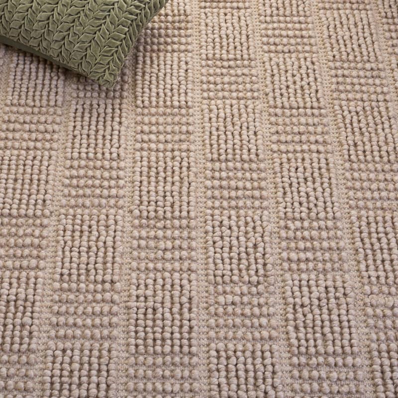 SAFAVIEH Handmade Natura Edmeia Raised Textured Wool Blend Rug