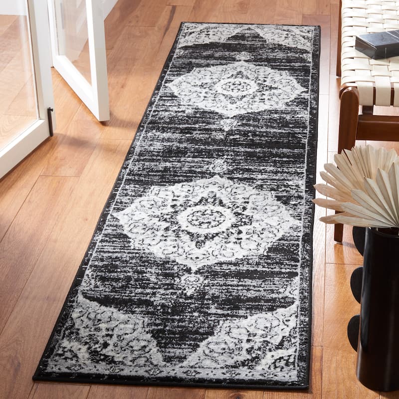 SAFAVIEH, Brentwood Annu Distressed Medallion Rug - 2' x 8' Runner