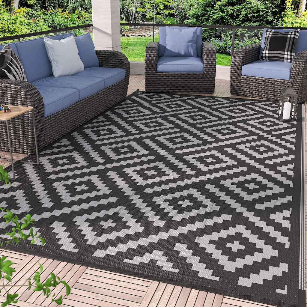 Reversible Charcoal Geometric Flat-Weave Recyclable Outdoor Rug