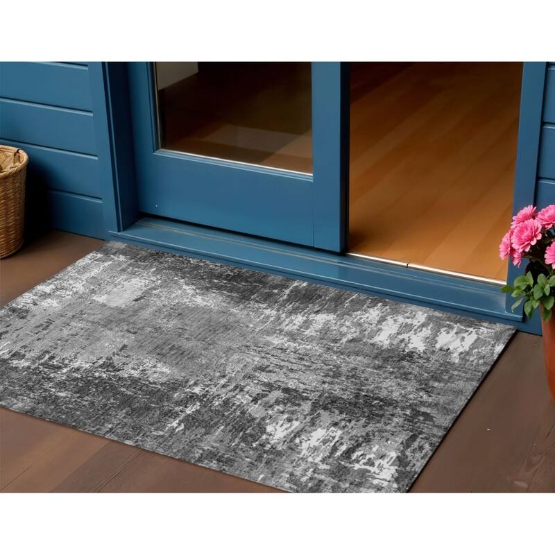 HomeRoots Abstract Transitional Rectangle Outdoor Rug - 3' x 5'