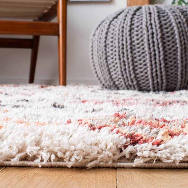 SAFAVIEH Morocco Zela Boho Tassel Rug