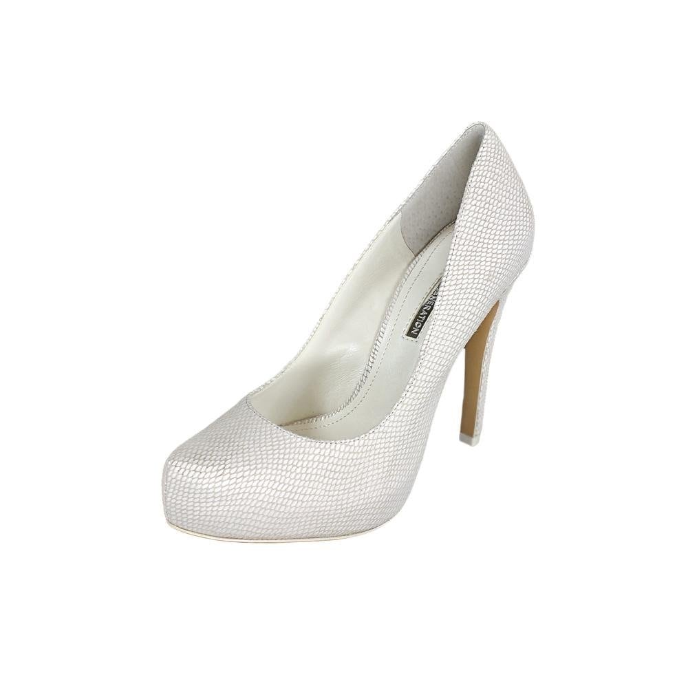 bcbg white pumps