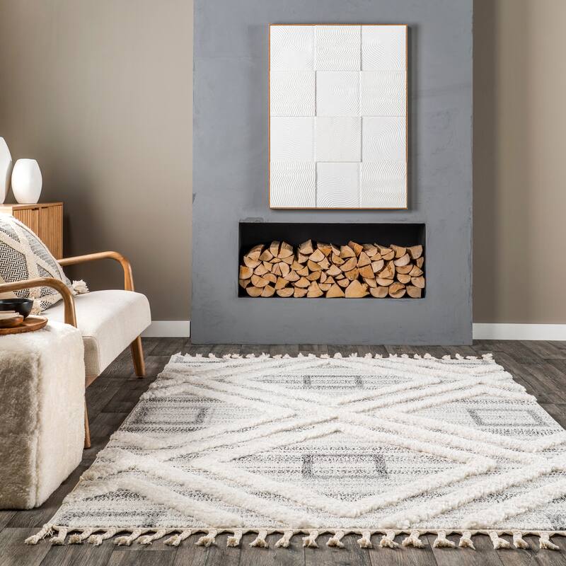 Nuloom Dae Geometric High/Low Tasseled Area Rug