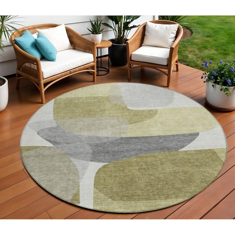 HomeRoots Abstract Transitional Rectangle Outdoor Rug - 8' Round