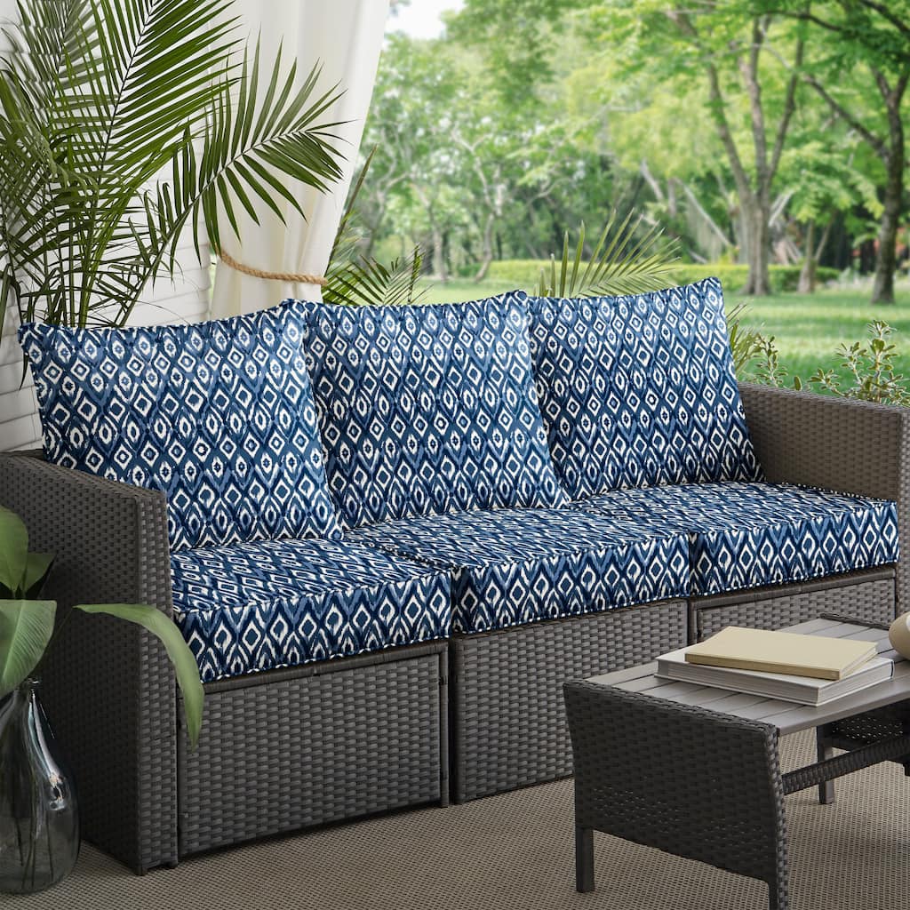 Graphic Indigo and Navy Indoor/Outdoor Sofa Pillow and Cushion Set (Cushions Only)
