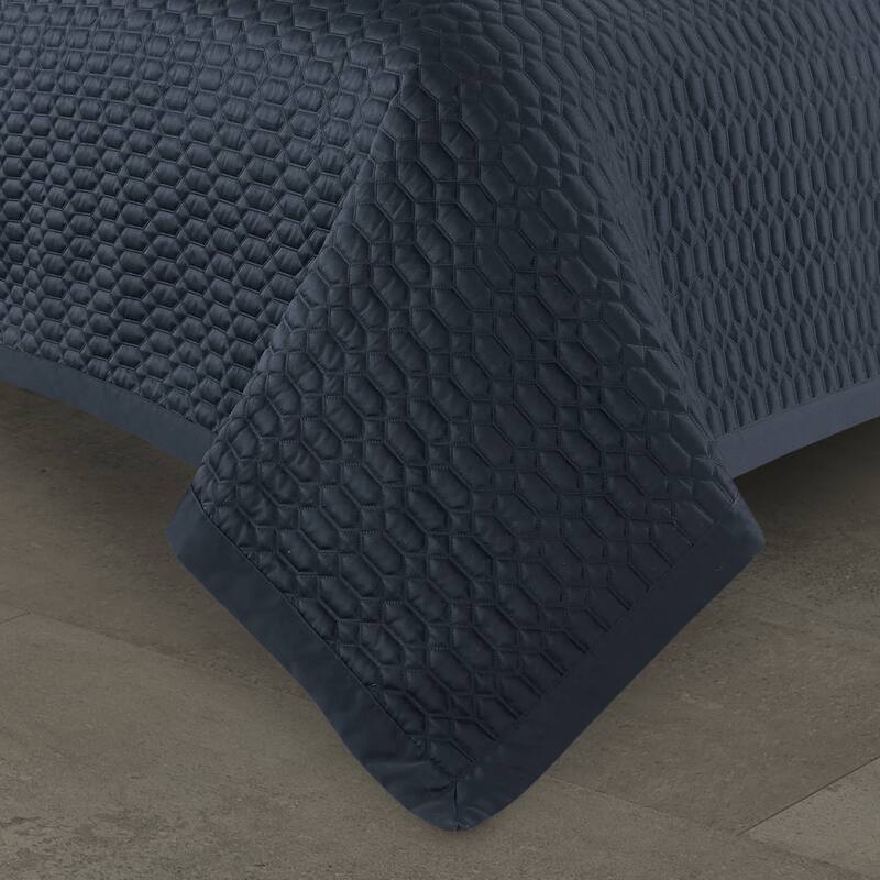 J. Queen New York Brilliance Navy Quilt Set