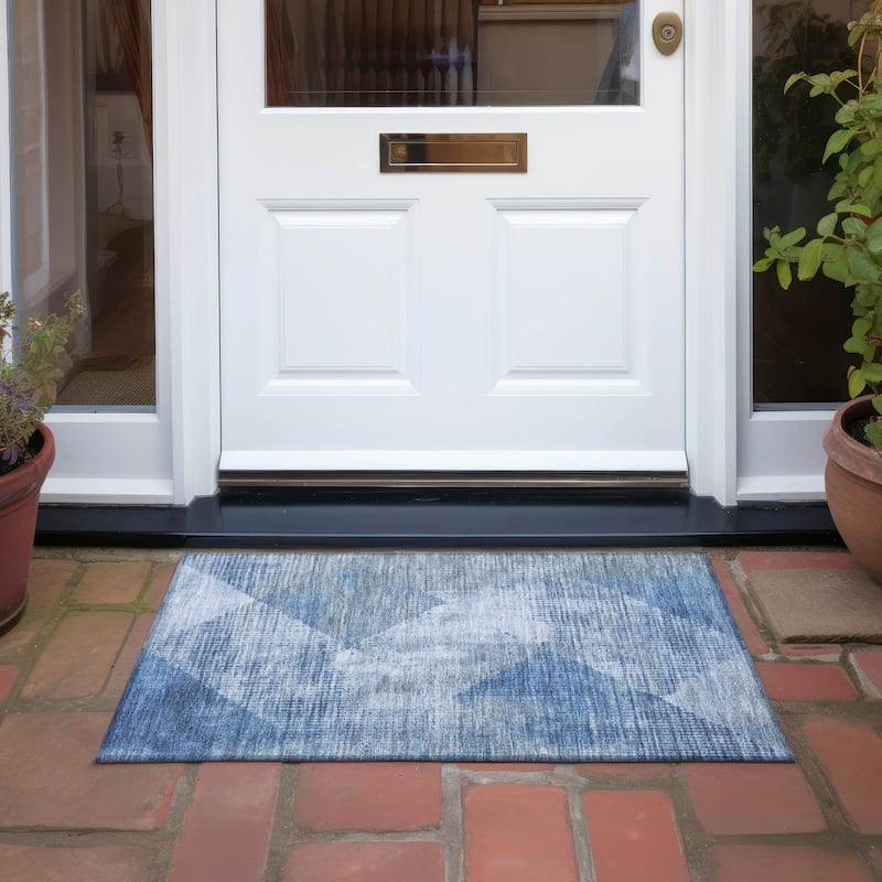 Machine Washable Indoor/ Outdoor Diamond Ombre Chantille Rug
