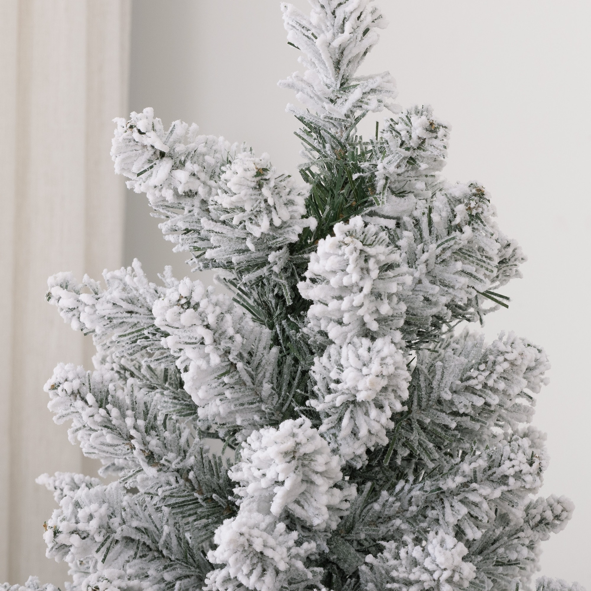 как выглядит HOMCOM 5ft Artificial Pencil Christmas Tree with 263 Snow фото