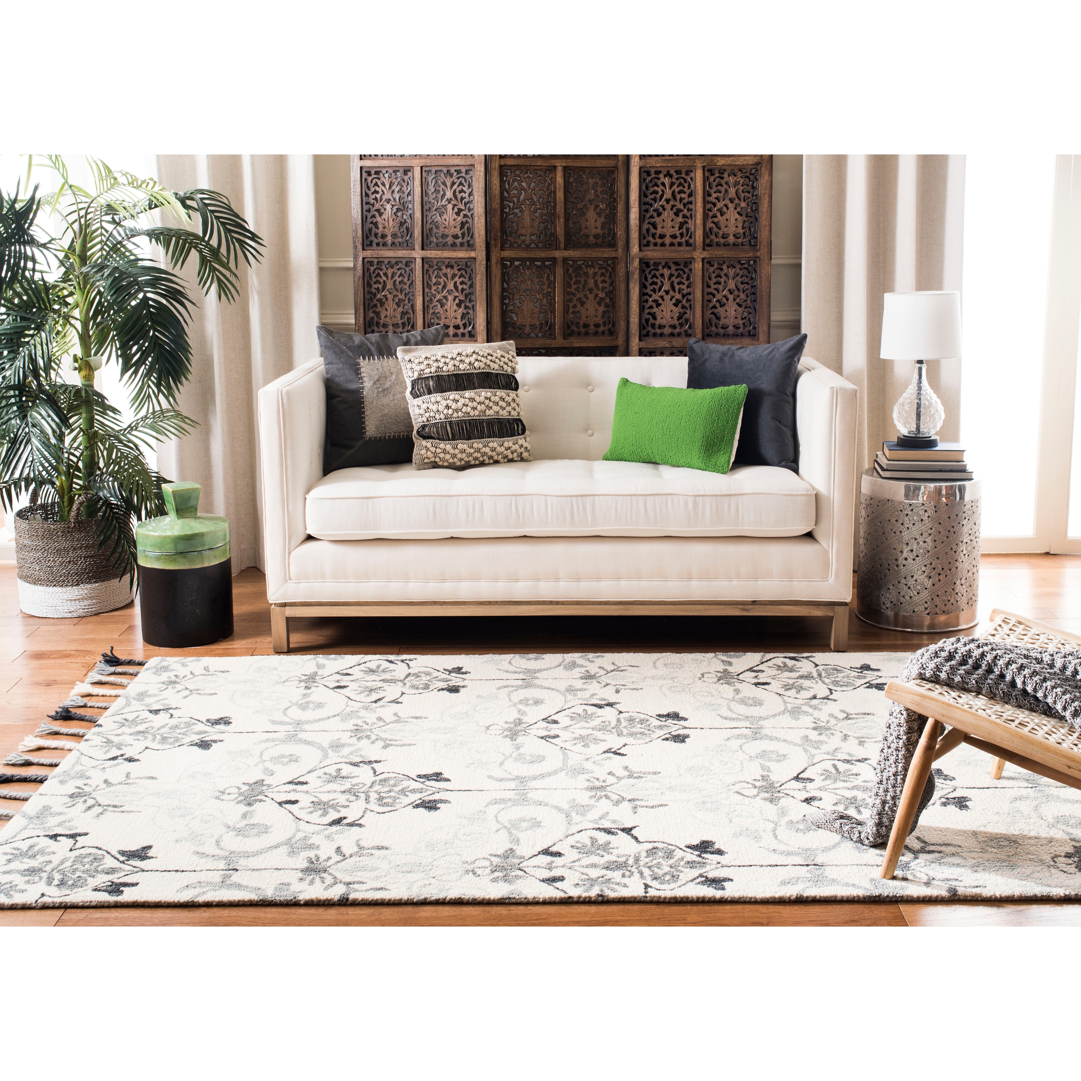 SAFAVIEH Handmade Suzani Uliya Boho Tribal Wool Rug