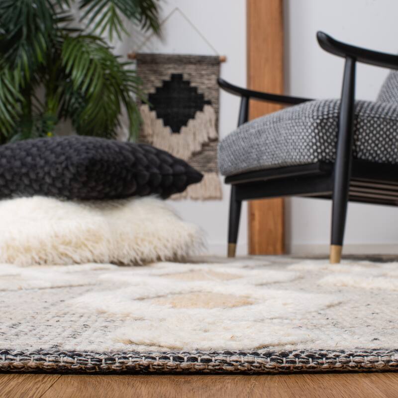 SAFAVIEH Handmade Vermont Sebrina Boho Wool Rug