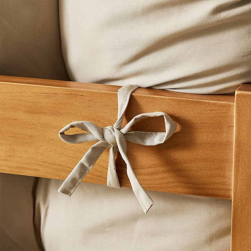 Rainha - Puffy Tufted College Headboard