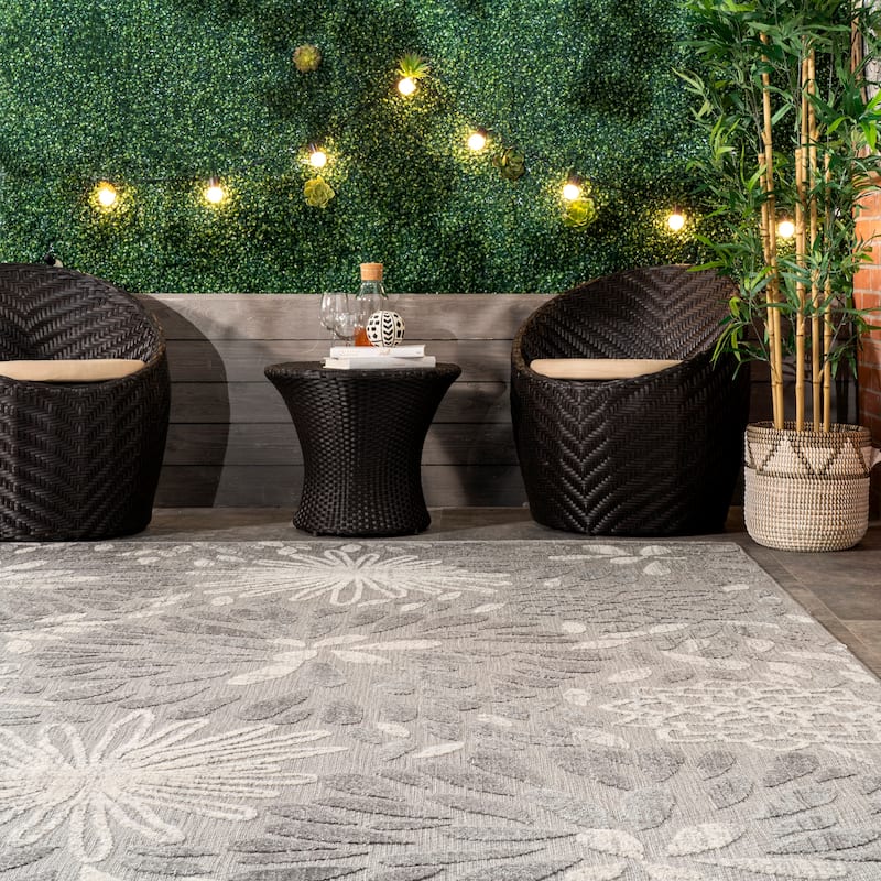 Nuloom Ronda Bold Floral Indoor/Outdoor Area Rug