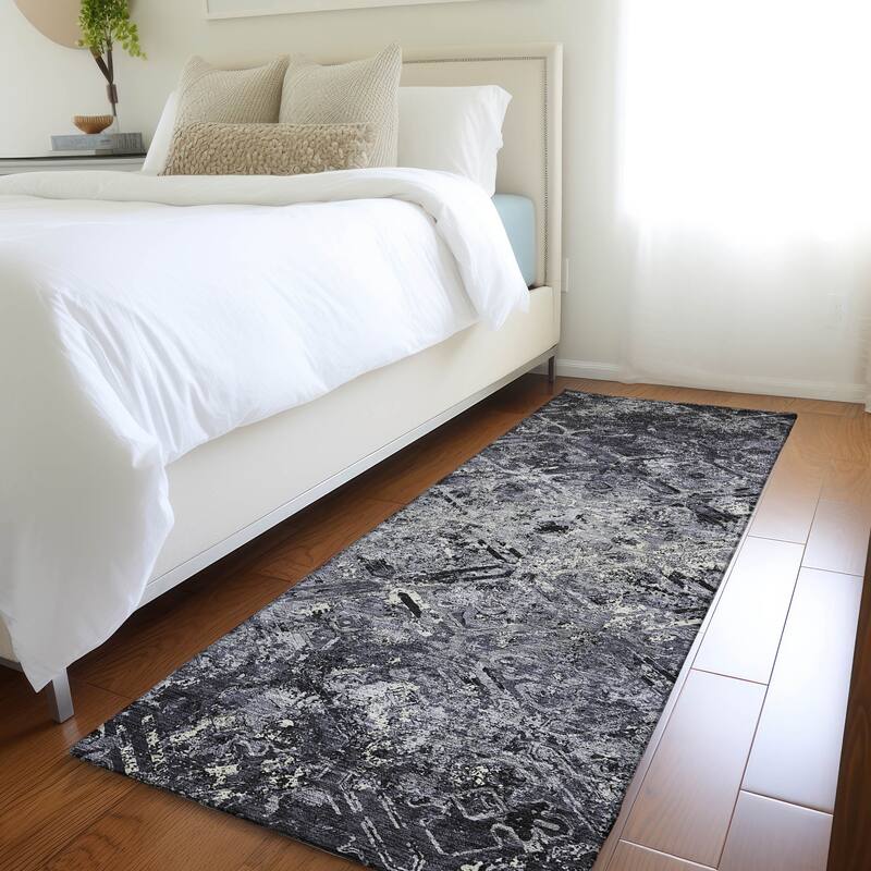 Machine Washable Indoor/ Outdoor Chantille Distressed Diamonds Rug