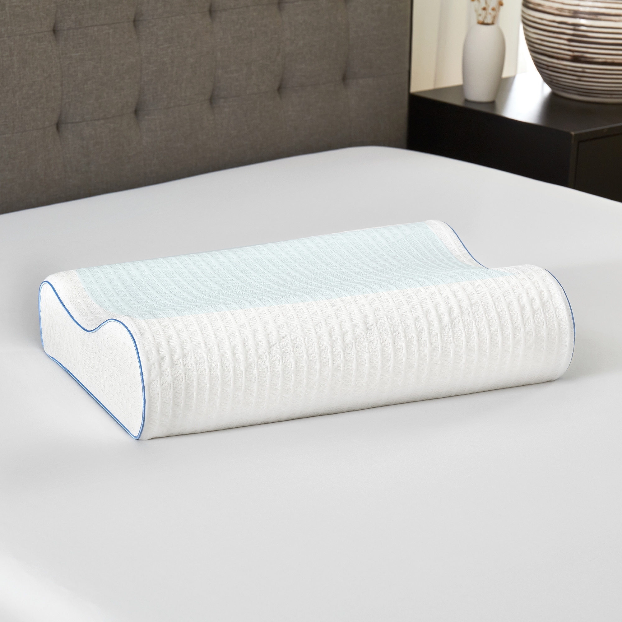 Bodipedic Comfort Gel Overlay Contour Memory Foam Bed Pillow