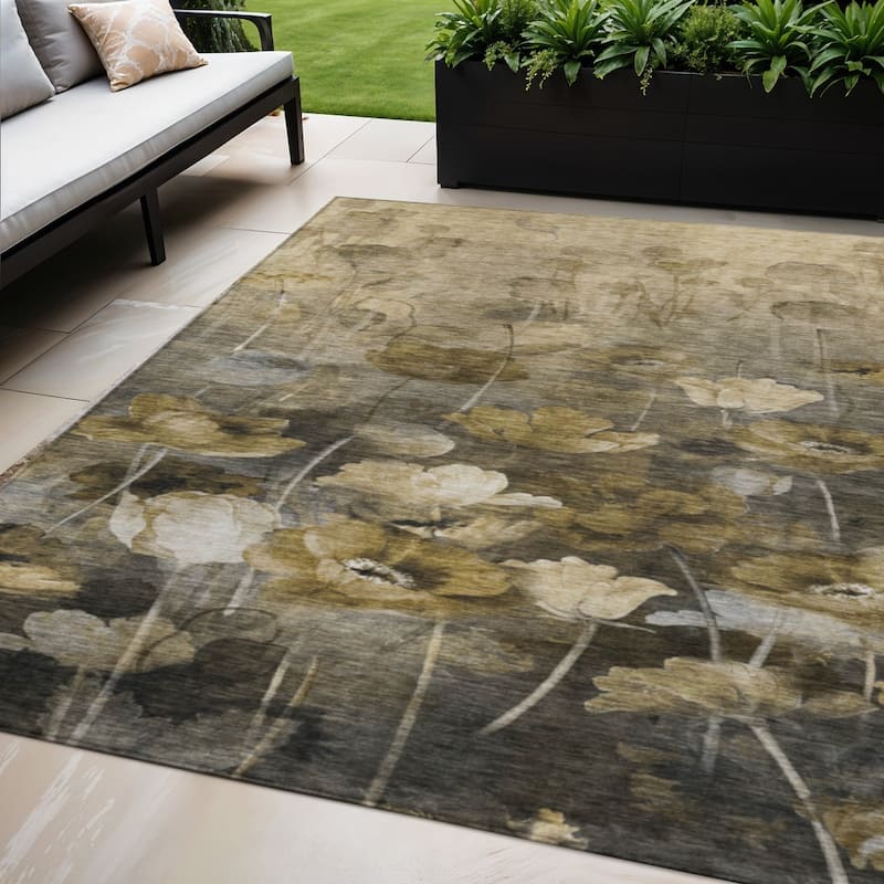 HomeRoots Floral Transitional Rectangle Outdoor Rug - 5' X 8'
