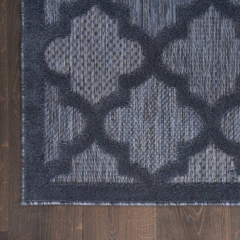 HomeRoots Contemporary Rectangle Outdoor Rug - 8' X 10'
