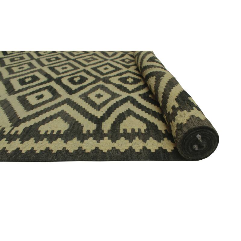 Hand-Woven Sangat Kilim Umayma Ivory/Black Rug - 6'3" x 9'7"