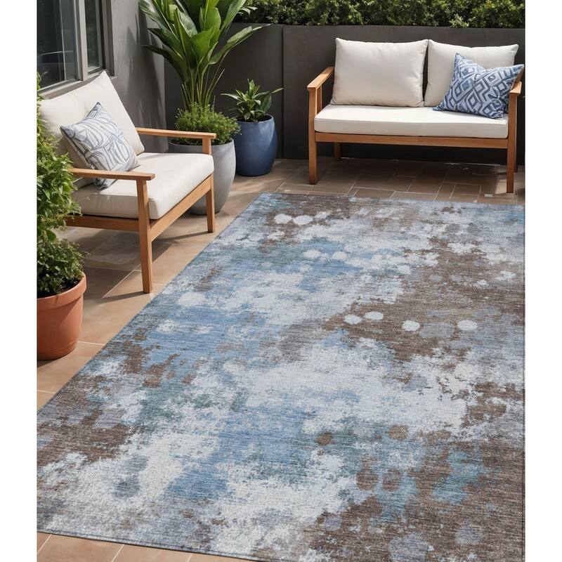 HomeRoots Abstract Transitional Rectangle Outdoor Rug - 5' X 8'