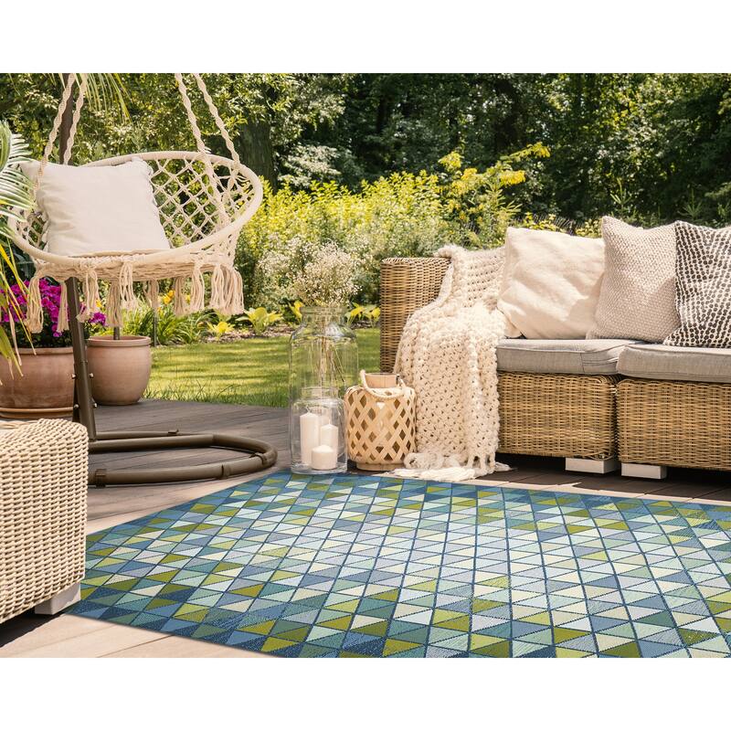Liora Manne Marina Triangle Border Indoor/Outdoor Rug