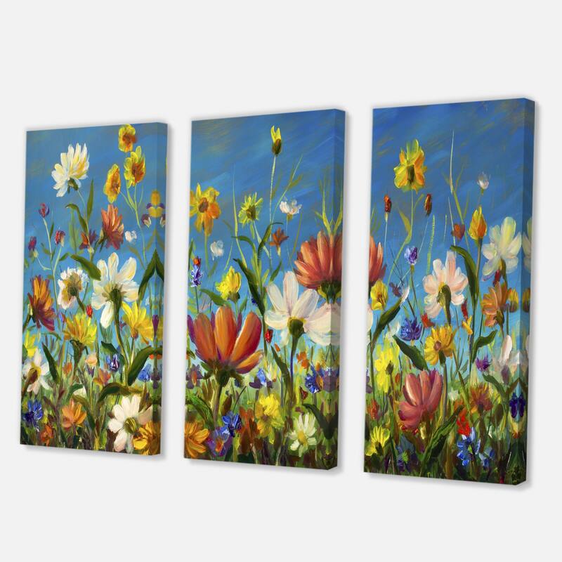Designart "Beautiful Field Flowers In Wild Nature" Traditional Canvas