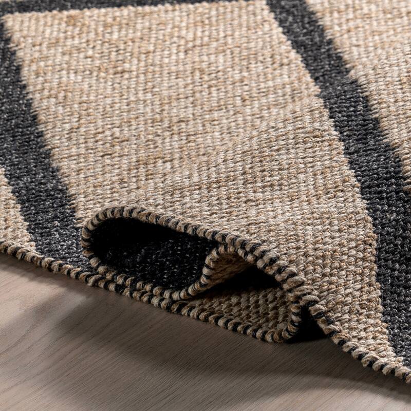 Nuloom Bronte Geometric Reversible Wool Blend Area Rug
