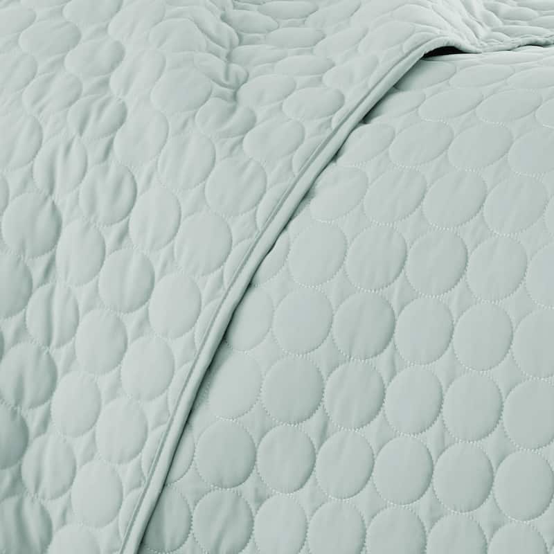 Vilano Ultra-Soft Lightweight 3-piece Quilt and Sham Set