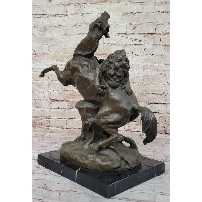 Imitative Lion Attacking Imitative Horse - Bronze Metal Sculpture By Antoine Barye On Marble Base
