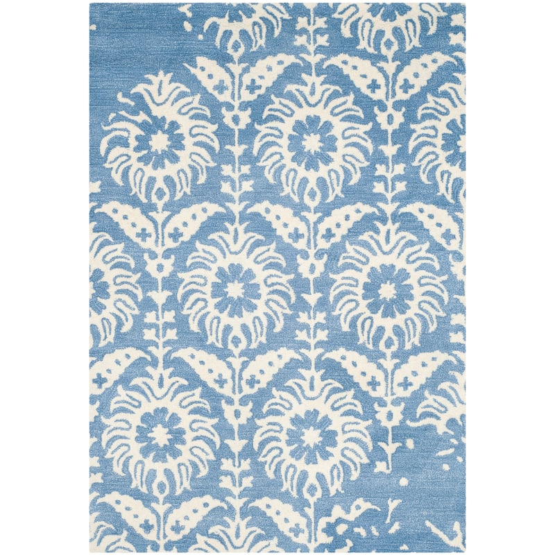 SAFAVIEH Handmade Bella Tineke Modern Floral Wool Rug - 4' x 6' - Light Blue/Ivory