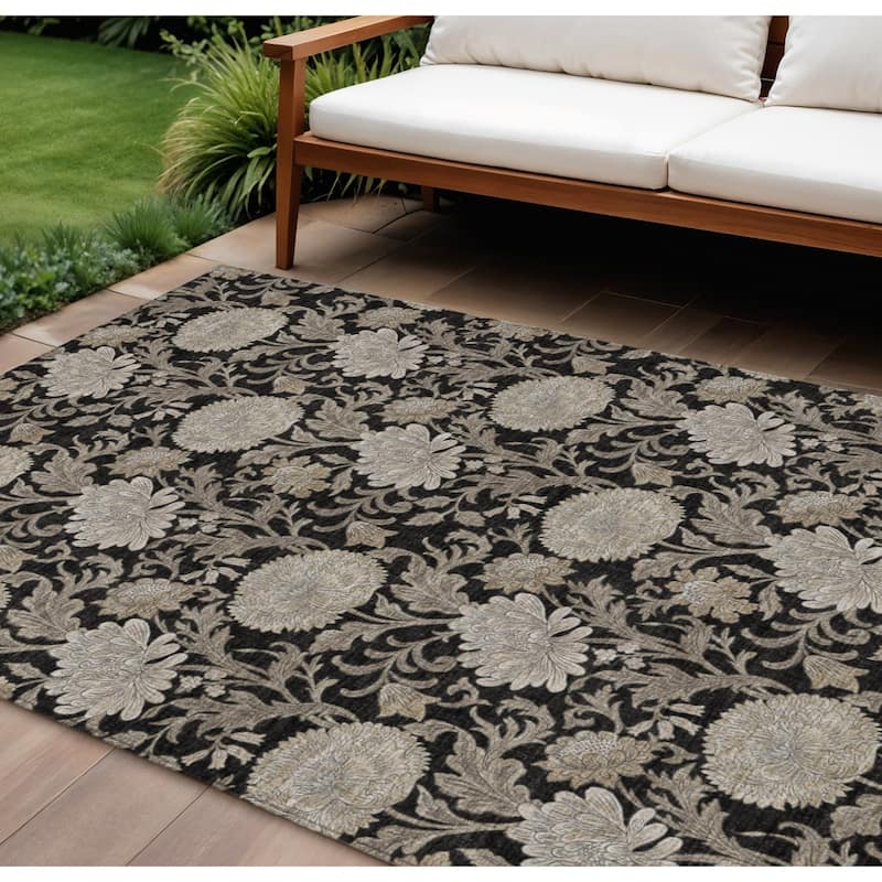 HomeRoots Floral Transitional Rectangle Outdoor Rug - 8' X 10'