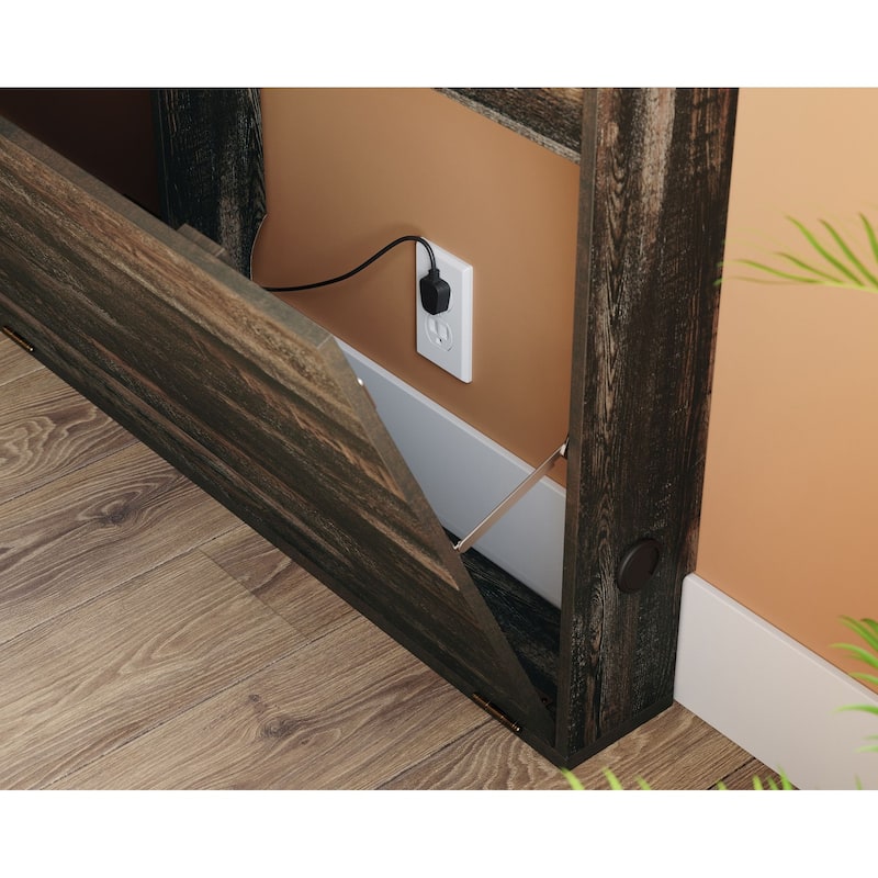 Cannery Bridge Entertainment Wall