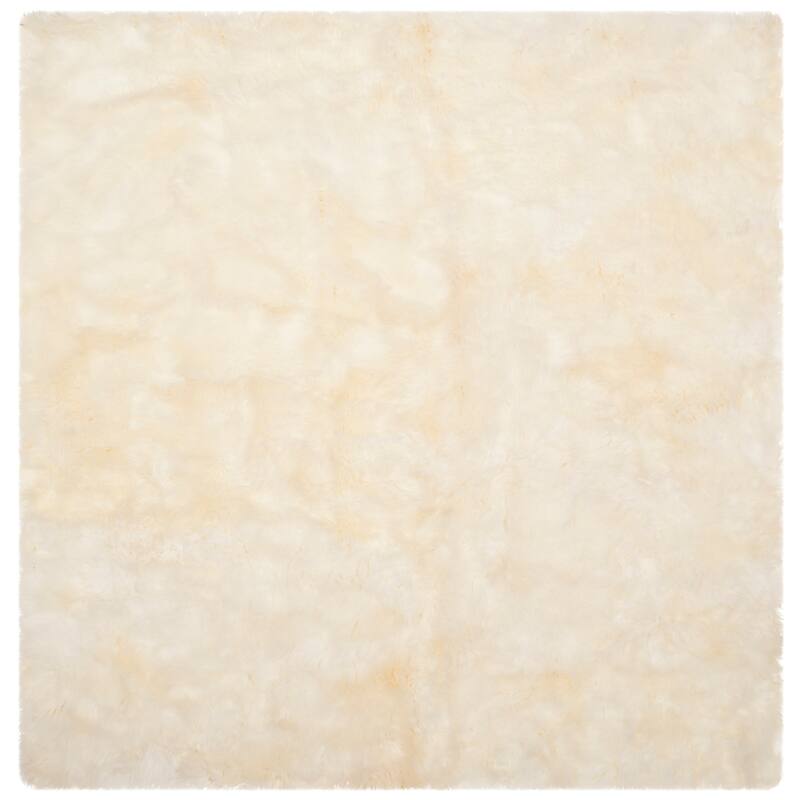 SAFAVIEH Handmade Sheepskin Aybek Genuine Pelt Rug - 4'  x  4' - Natural/White - Hide-Shaped