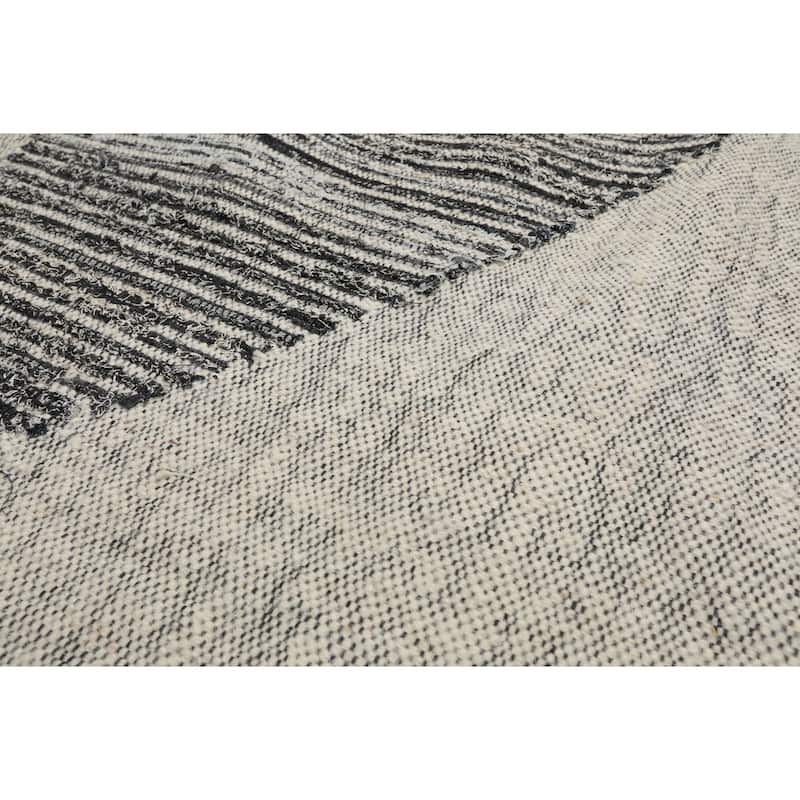 LoomBloom Hand-Woven Ivory Geometric Kilim 100% Wool Oriental Area Rug - 5' 3'' x 7' 7''