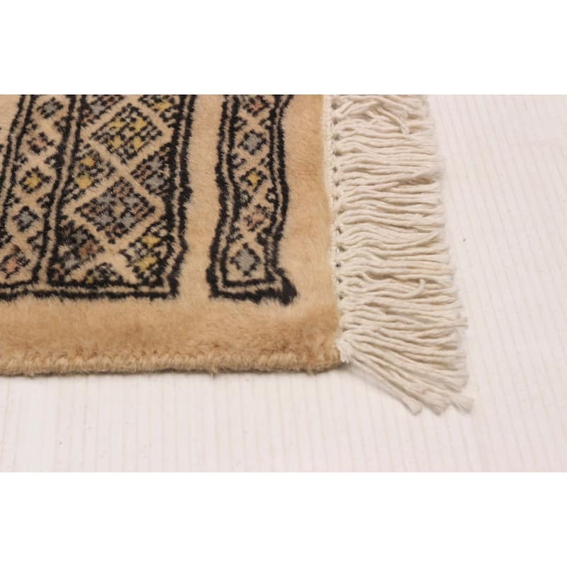 ECARPETGALLERY Hand-knotted Peshawar Bokhara Ivory Wool Rug - 2'7 x 9'9