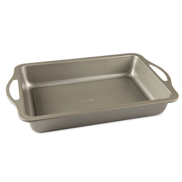 https://ak1.ostkcdn.com/images/products/is/images/direct/25148012b520ab56c51d941b0e748be6ed7fb6f3/Nordic-Ware-Treat%E2%84%A2-Nonstick-9x13-Rectangular-Baking-Pan.jpg?impolicy=medium