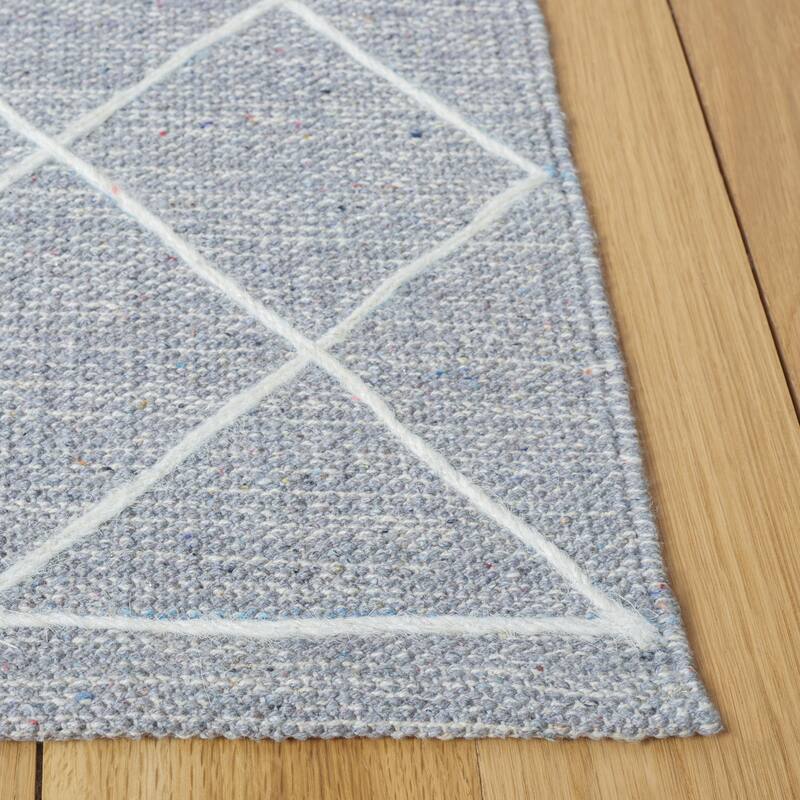 SAFAVIEH Handmade Striped Kilim Qiana Modern Cotton Rug -